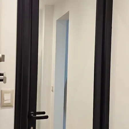 Main 4 Apartment *
