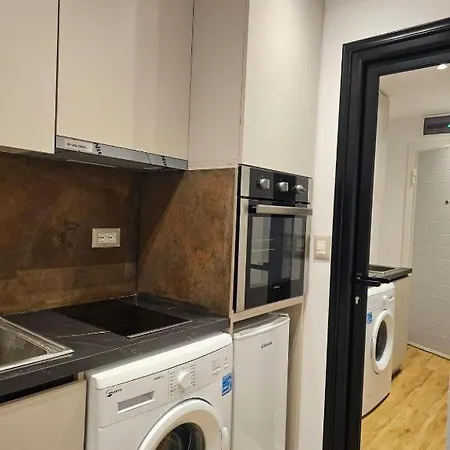 Main 4 * Tirana