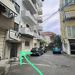 Main 3 * 地拉那